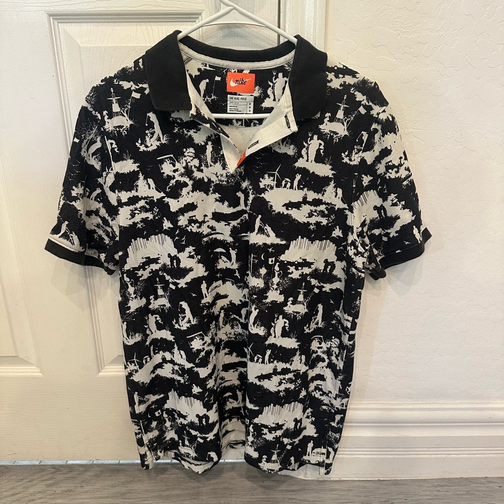 Nike Black and White Men's Shirt